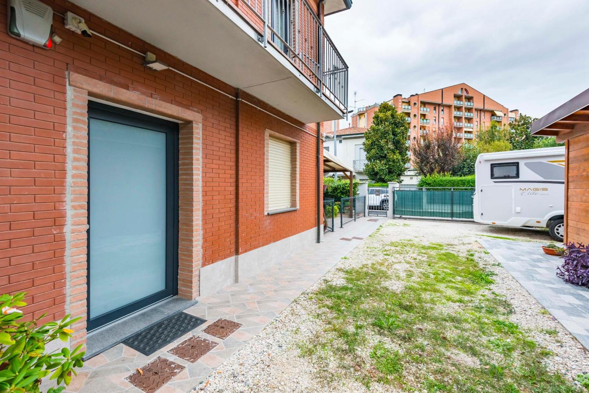 Stile E Comfort In Citta Con Wi-Fi Carpi Zewnętrze zdjęcie